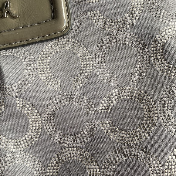 Coach EUC Ashley Gray Logo Dotted Signature Wristlet Wallet - Picture 2 of 16